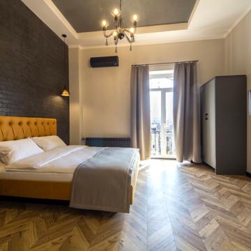 Дизайнерские апартаменты в центре с видом на город