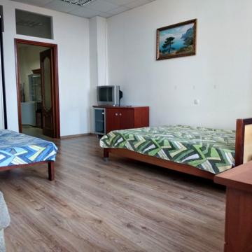 Светлая квартира в новом доме на Виноградаре