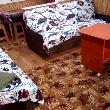 Студия с отдельным входом - 3 дивана