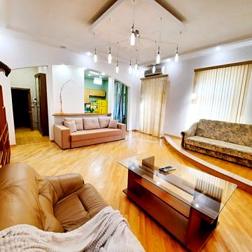 4 метра над уровнем неба - Alex Apartments