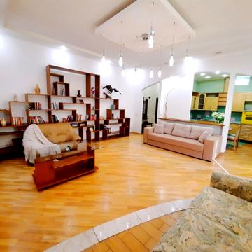 4 метра над уровнем неба - Alex Apartments