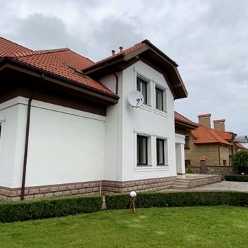 Будинок в топовій локації,  вул. Буковинська. Сучасна класика.
