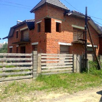 Продам будинок м. Хуст, вул. Бірчака Володимира