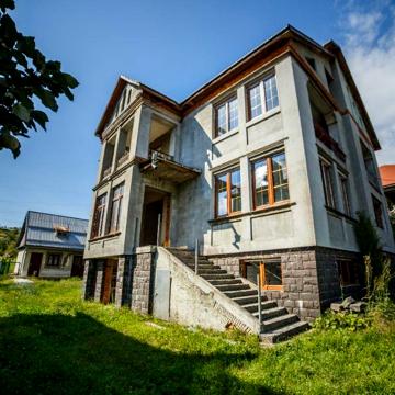 продам дом + участок с.Поляна (Свалявский район)