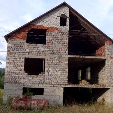 Продам будинок (обєкт незавершеного будівництва) в Свалявському р-ні