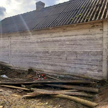 Деревяный дом в разобранном состоянии