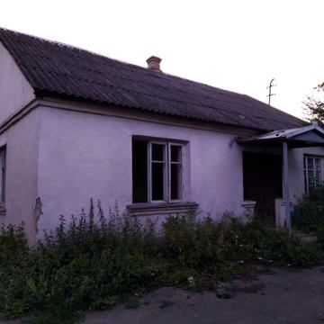 Будівля під будинок