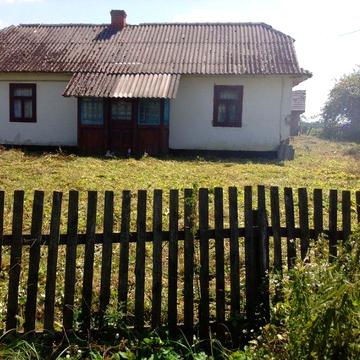 Продається хата в cелі Монастирок Оглядівський Радехівського району