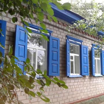 Продам дом, гаражи, коморы, погреб