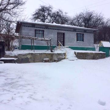 Продається приватна хата із всіма господарськими приміщеннями