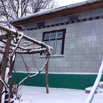 Продається приватна хата із всіма господарськими приміщеннями