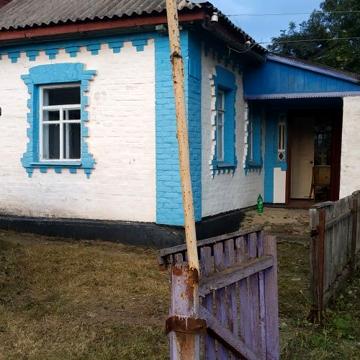 Продам хату з газом в с Мошуров по вул. Шевченка 33