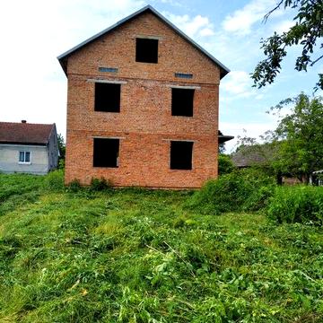 Продаж будинку з присадибною ділянкою