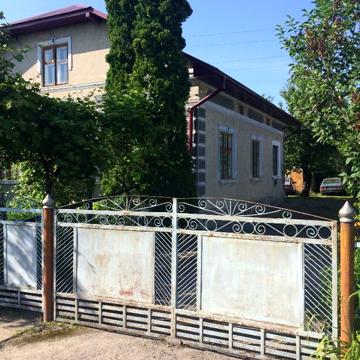продам дім з земельним участком в смт.В.Березовиця Тернопільського р-н
