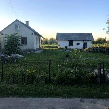 Будинок в селі з земельною ділянкою( с.Підгайчики Золочівський район)