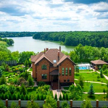 Сучасний заміський будинок для Вашої родини