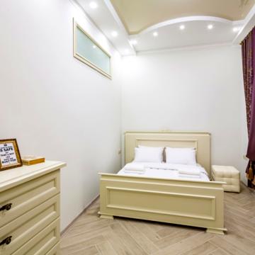 Avangard Sholom Aleichem Apartment