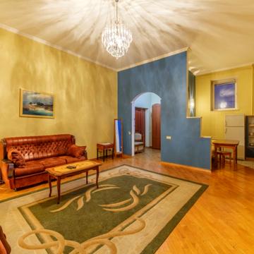 Просторная квартира в центре столицы