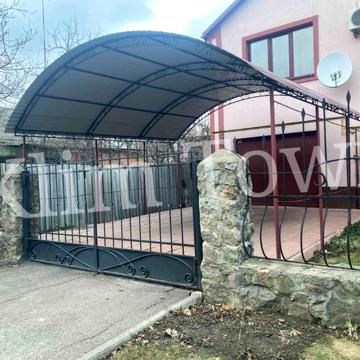 Продається розкішний будинок в р-ні університету