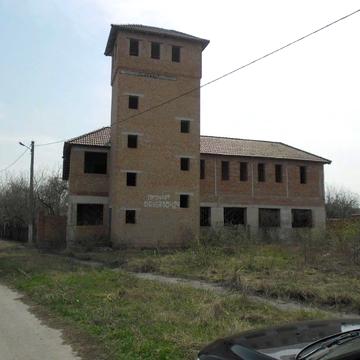 Продам будинок та котедж біля траси Київ-Харків