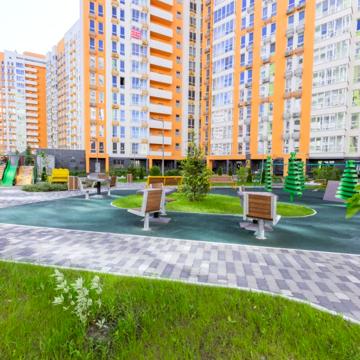 Просторная квартира с балконом в Нивках Парк