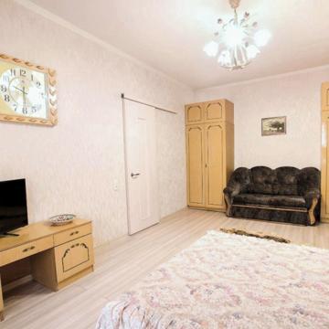 Квартира с видом на Привокзальную площадь