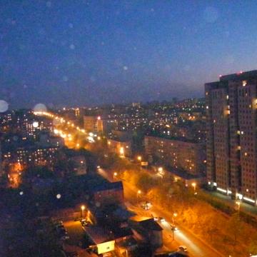 Студия с белой спальней и плазмой