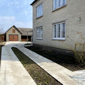 Будинок особняк домоволодіння земля