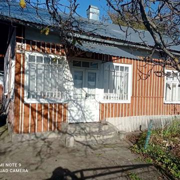 Чудовий будинок в смт. Кути