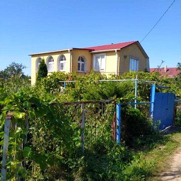 Продам дом, подходит для зимнего проживания.