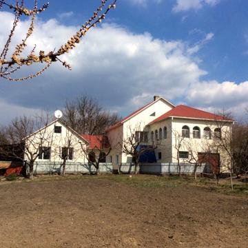 Будинок жилий з технікою та  меблями