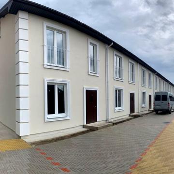 Продам Таунхаус в Святопетровском 125 квадратов 4 комнаты 2 сотки