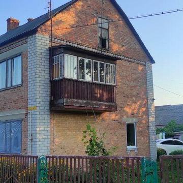 Продам или обменяю 2-эт.дом в с. Гориславцах.
