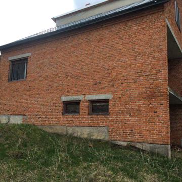 Будинок, незавершене будівництво