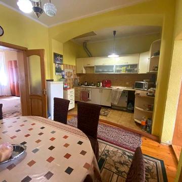 Продаж двох будинків