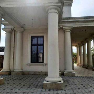 Дом с ландшафтным дизайном и эксклюзивным проектом в Черноморске