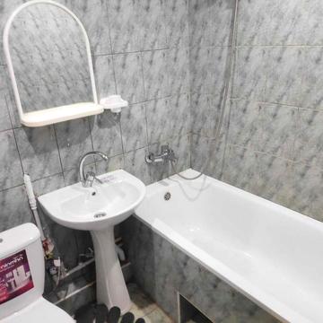 1 кімнатна квартира, середній поверх, ремонт, меблі. майже Центр міста