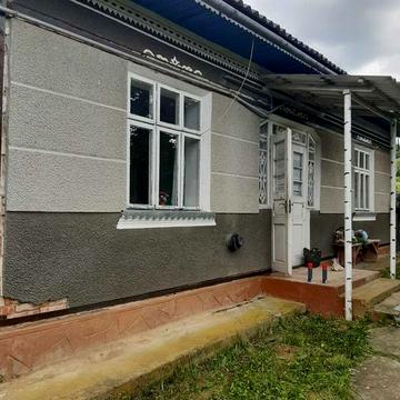 Продам хату з  ставком в с.Брусенки.Чернівецька обл.Кіцманський р.