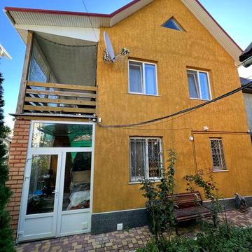 Продам добротный дом в черте города Черноморск.