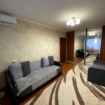 1 кімнатна квартира на Південно - Заході з кап.ремонтом