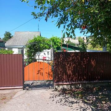 Продам дешево цегляний газифікований будинок