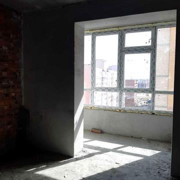 Супервелика однокімнатна квартира на Озерній