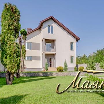 Предлагается к продаже дом с видом на Днепр.