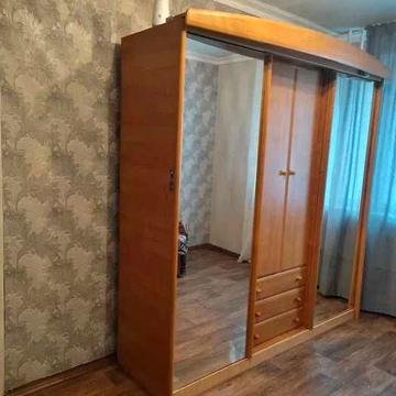 2 кімнатна квартира на Проспекті, Виставка, середній поверх