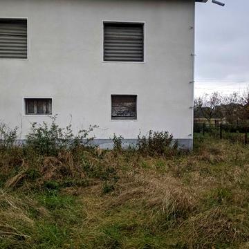 Продам будинок в затишному районі поблизу Вокзалу 8 соток землі