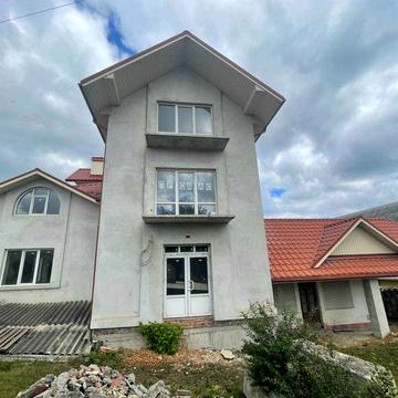 Продається 2-кімнатна квартира в новобудові. Чортків