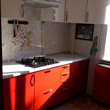 Продам 2-х комнатную уютную квартиру с  сараем