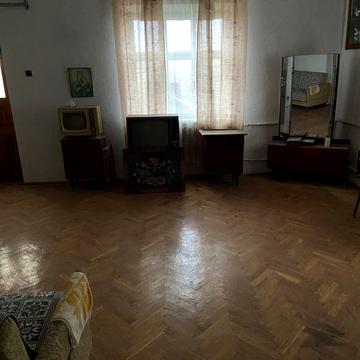 Продається половина будинку!