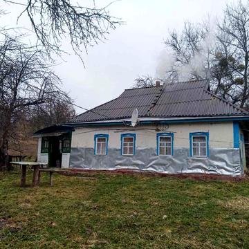 Продам будинок в селі Мельники Черкаська обл Канівський район