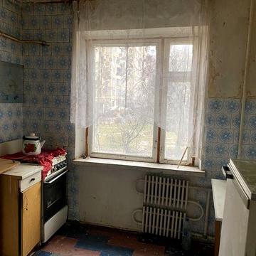Продам 3х ком на Л/Б 10 Мкр , можно под бизнес